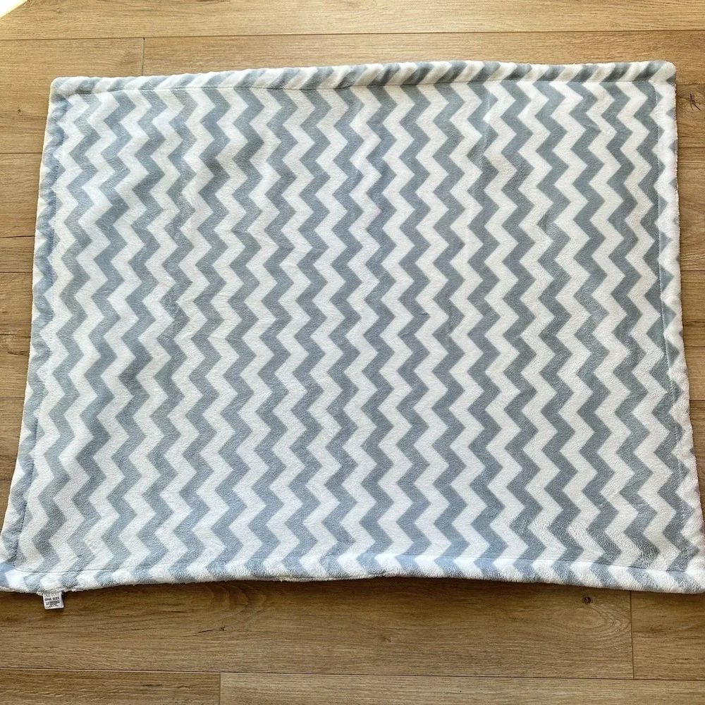 Okie Dokie Baby Blanket Grey White Chevron Fleece Lovey 28x37 Cuddle Cozy‎ VTG